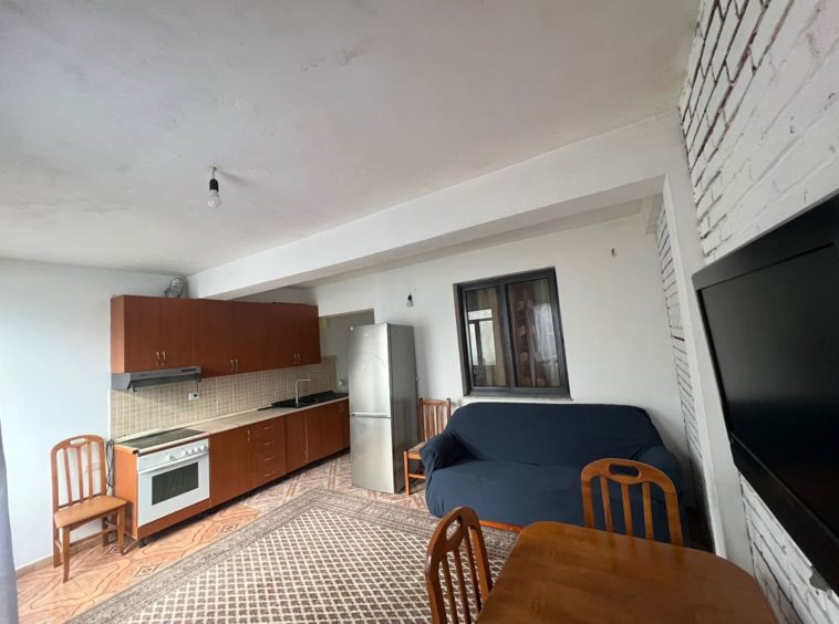 Apartament 1+1 shtepi private -Siri Kodra – Albania RG
